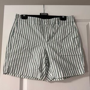 Old Navy Green and White Everyday Shorts